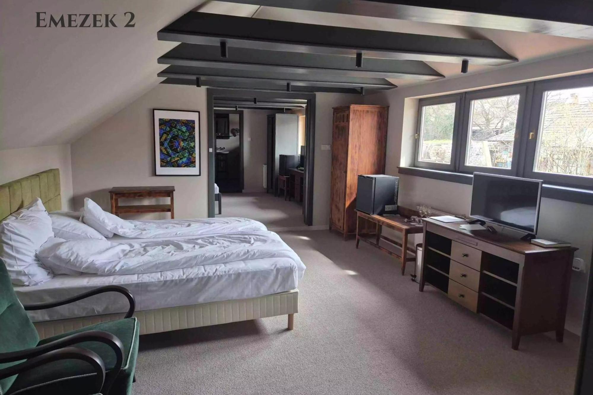 Barka Galeria Hotel Es Etterem Tállya Zewnętrze zdjęcie